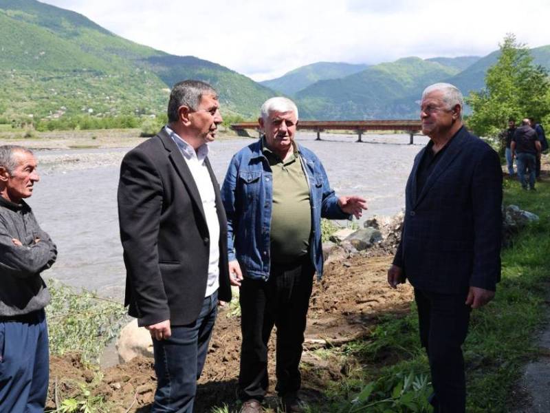 ცაგერის მუნიციპალიტეტში, ინტენსიური წვიმის შედეგად, ადიდებულმა მდინარე ცხენისწყალმა...